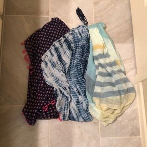 3 scarfs brand new!!